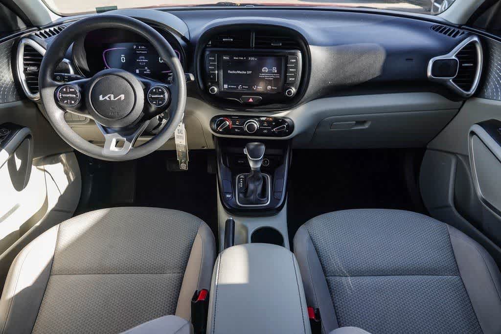 2023 Kia Soul LX - Photo 11