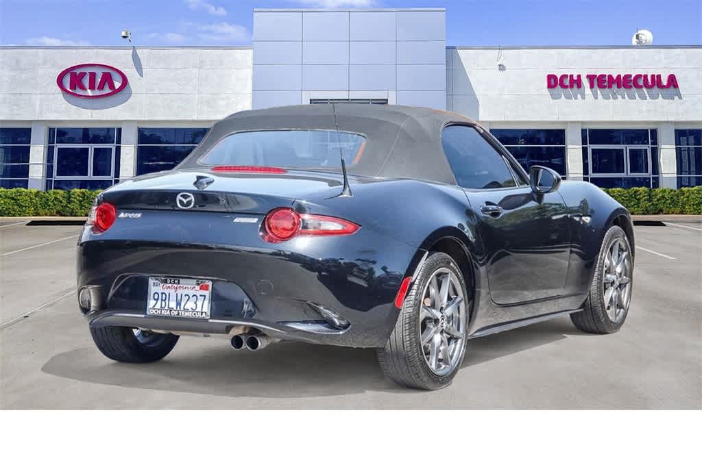Thumbnail: 2016 Mazda MX-5 Miata - 4