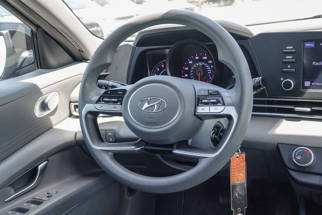 Thumbnail: 2022 Hyundai Elantra - 14