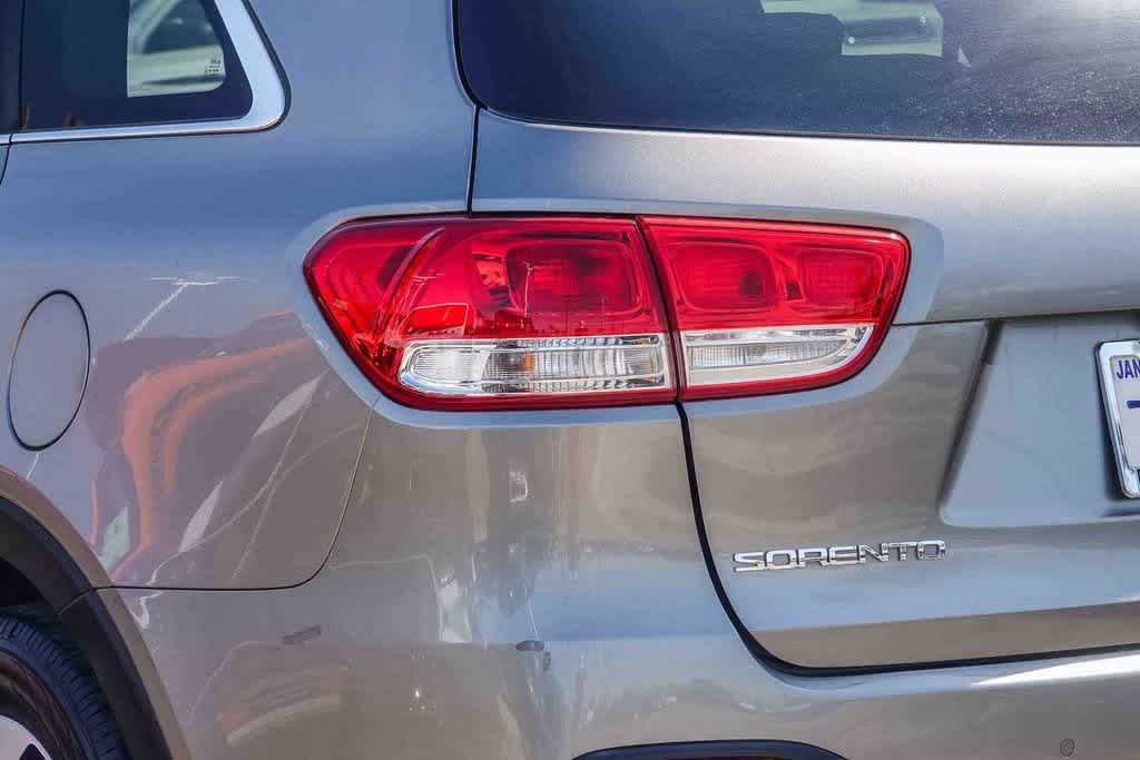 Thumbnail: 2016 Kia Sorento - 7