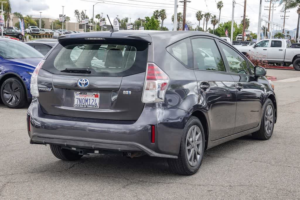 Thumbnail: 2015 Toyota Prius v - 4