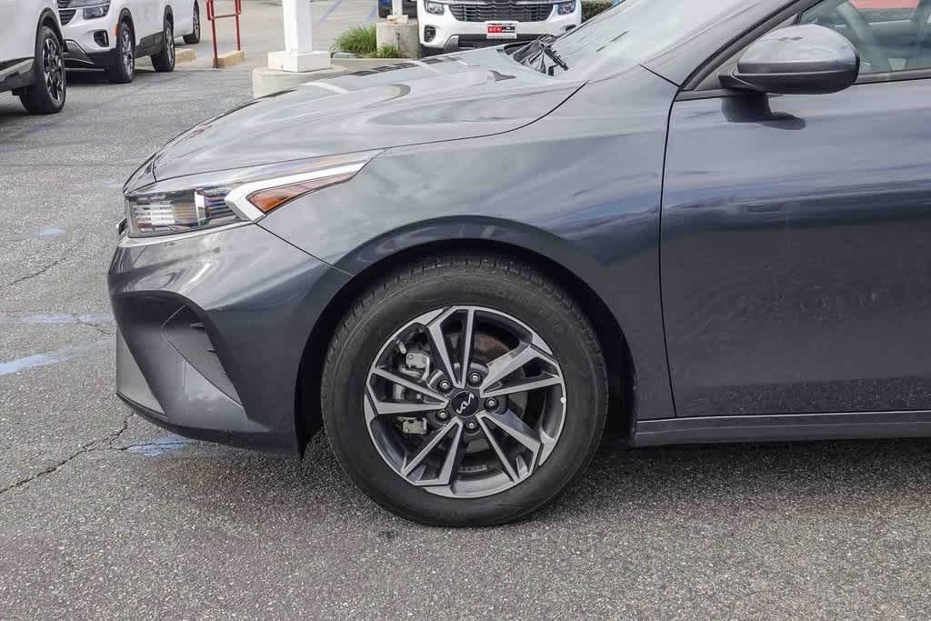 Thumbnail: 2023 Kia Forte - 10