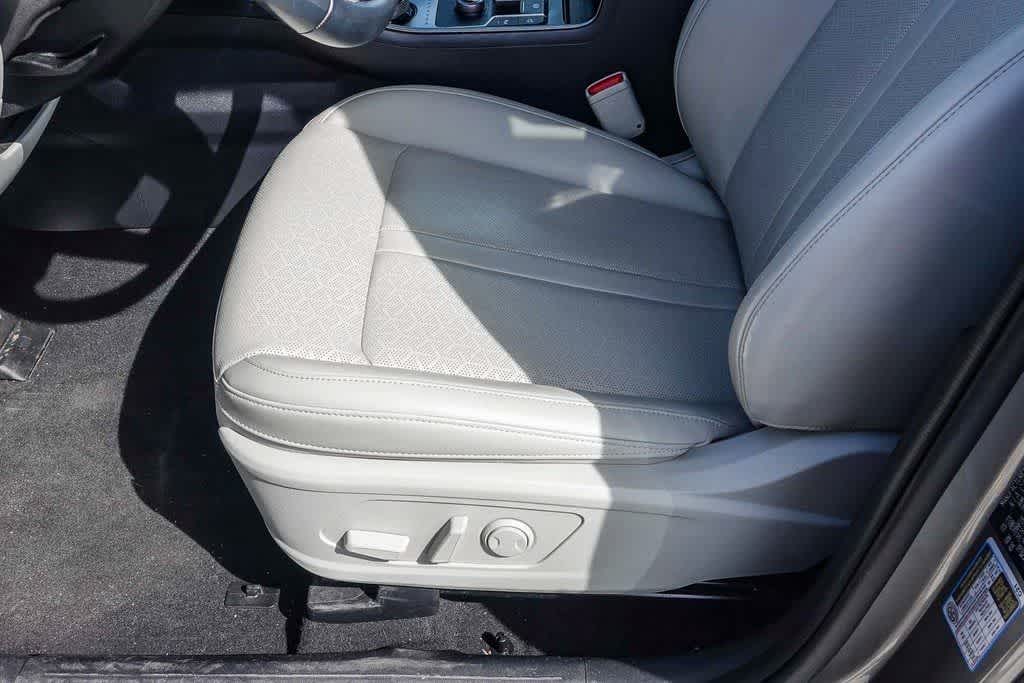 Thumbnail: 2023 Kia Sorento - 19