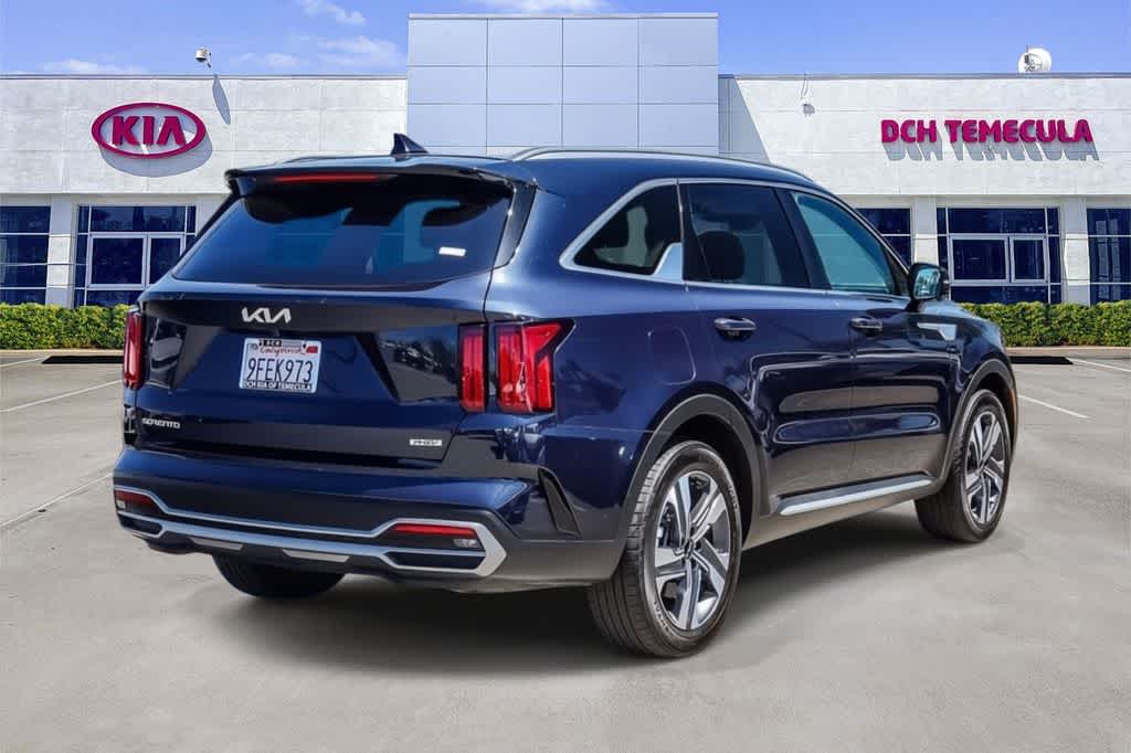 Thumbnail: 2023 Kia Sorento - 4
