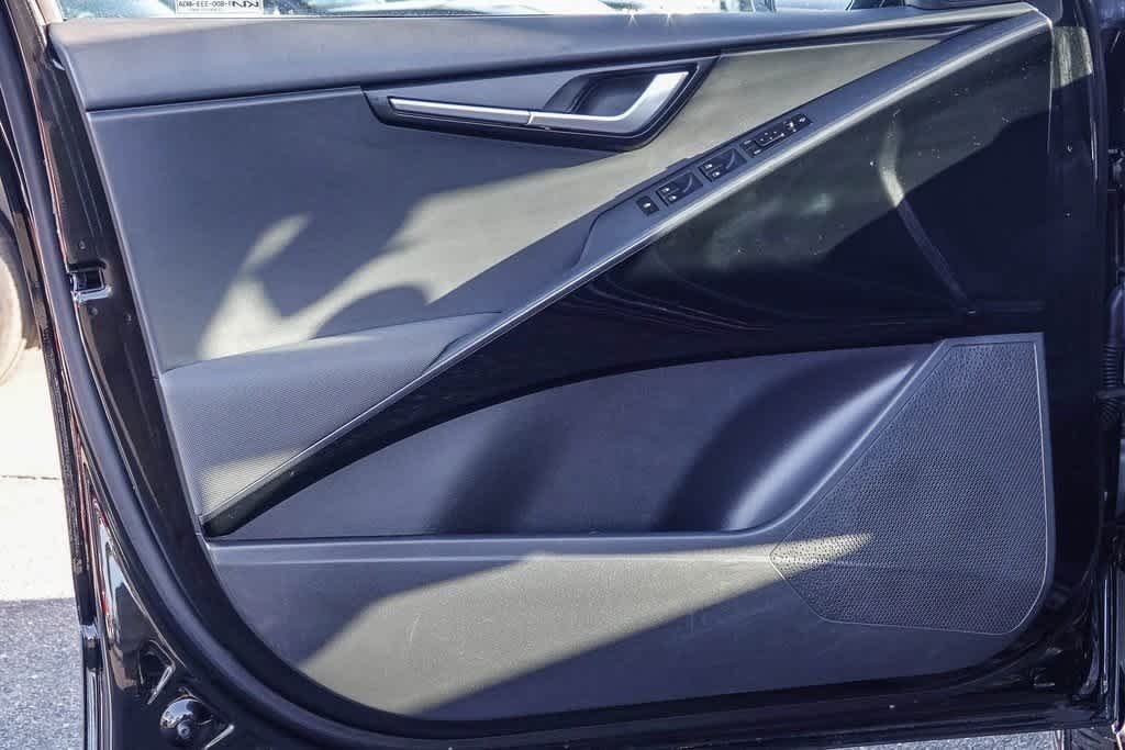 Thumbnail: 2023 Kia Niro - 19