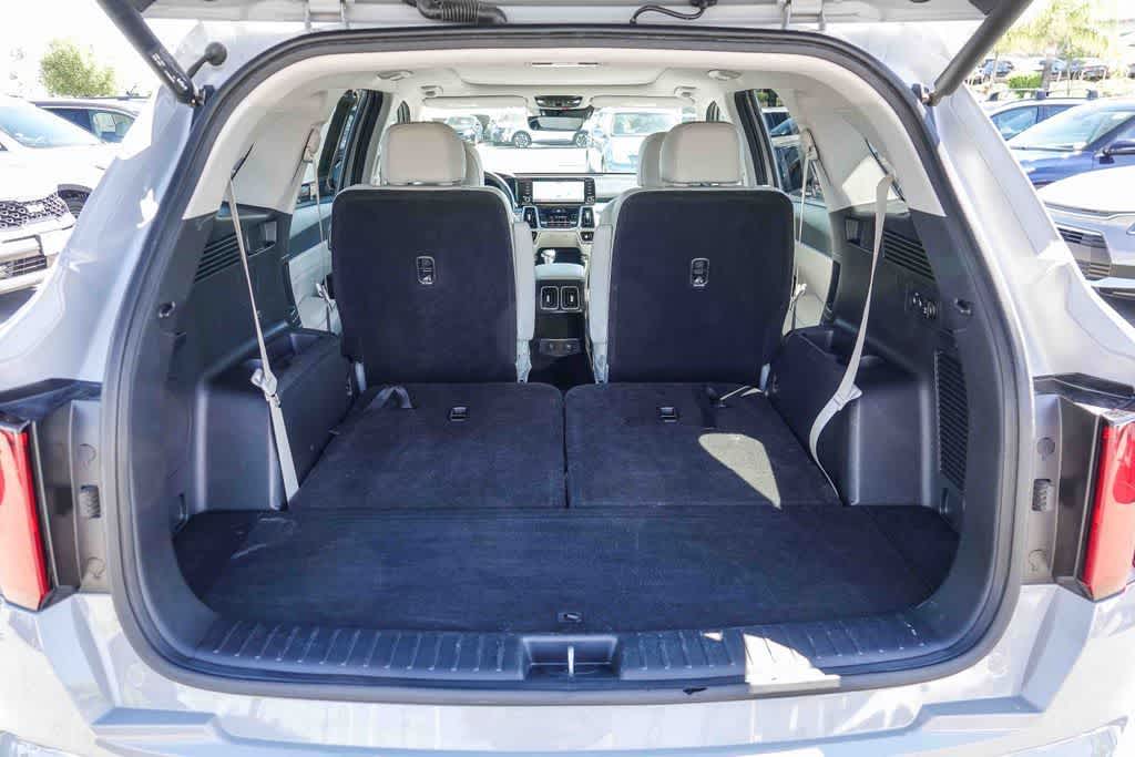 Thumbnail: 2023 Kia Sorento - 25