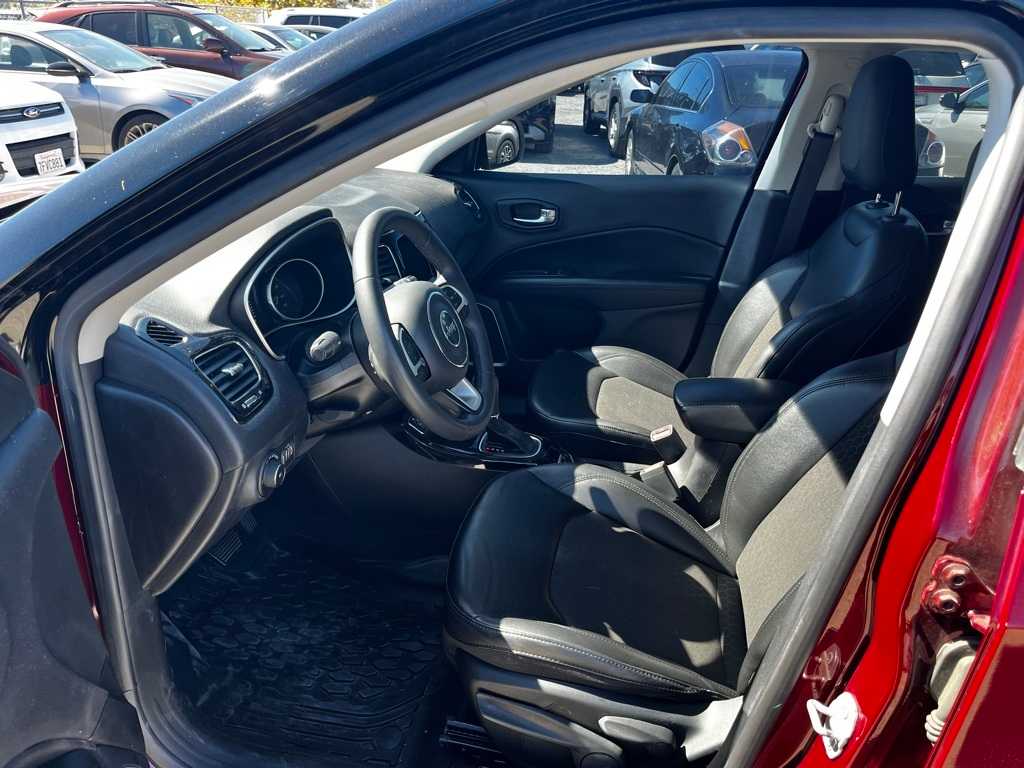 Thumbnail: 2021 Jeep Compass - 18