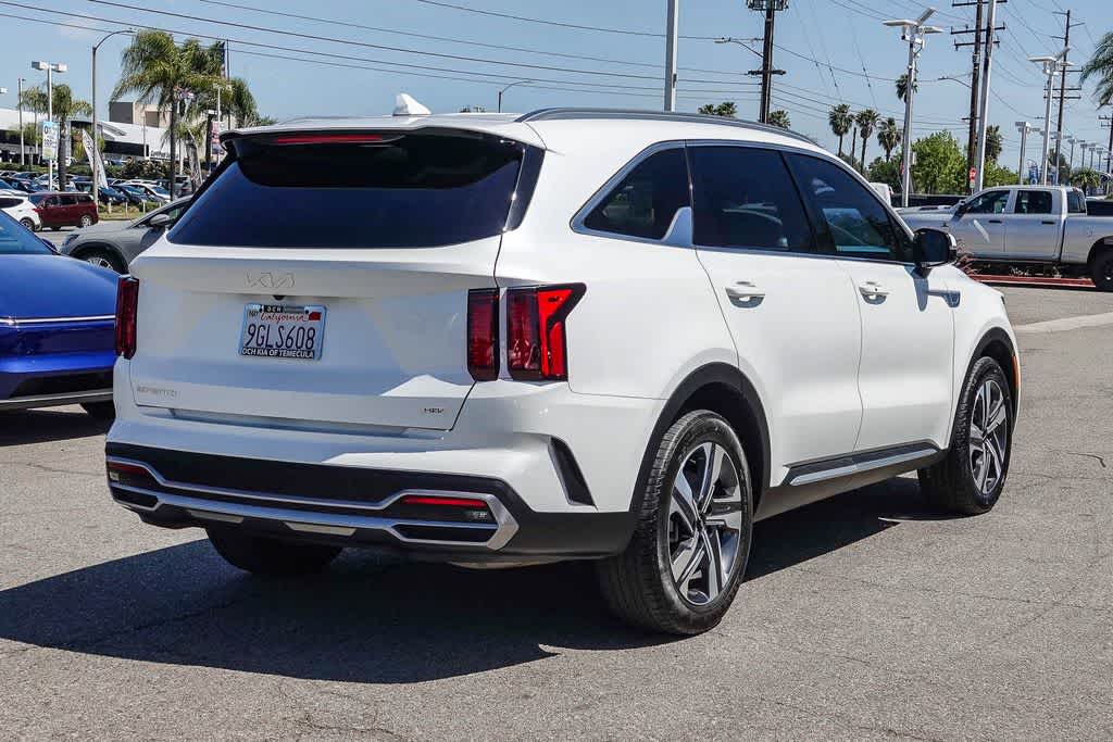 Thumbnail: 2023 Kia Sorento - 4