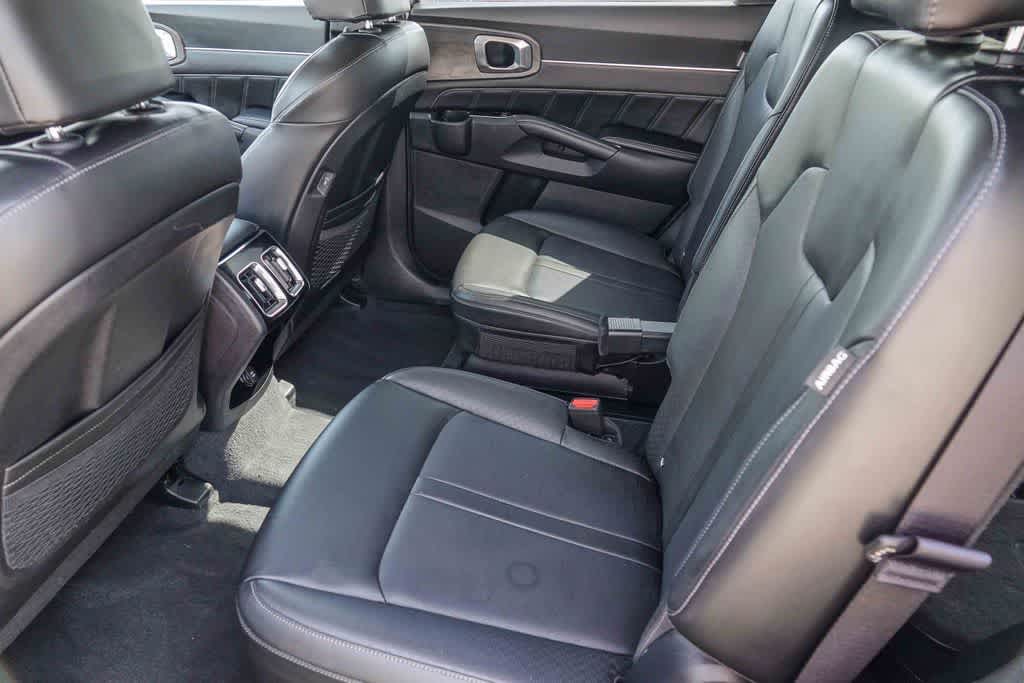 Thumbnail: 2024 Kia Sorento - 17