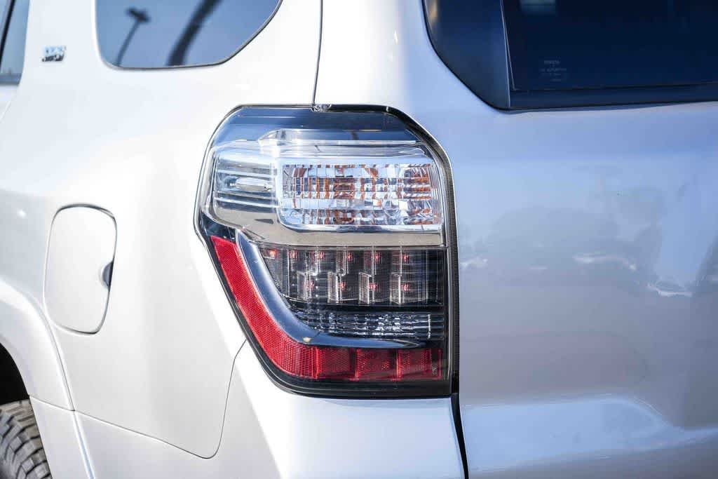 Thumbnail: 2022 Toyota 4Runner - 9