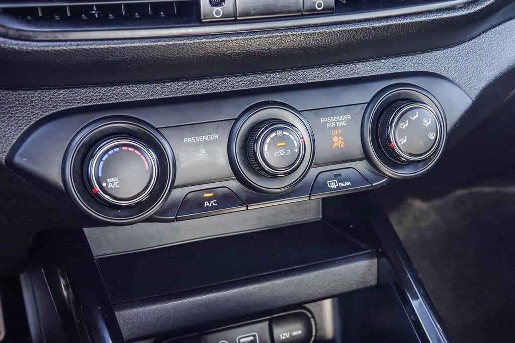 Thumbnail: 2021 Kia Forte - 22