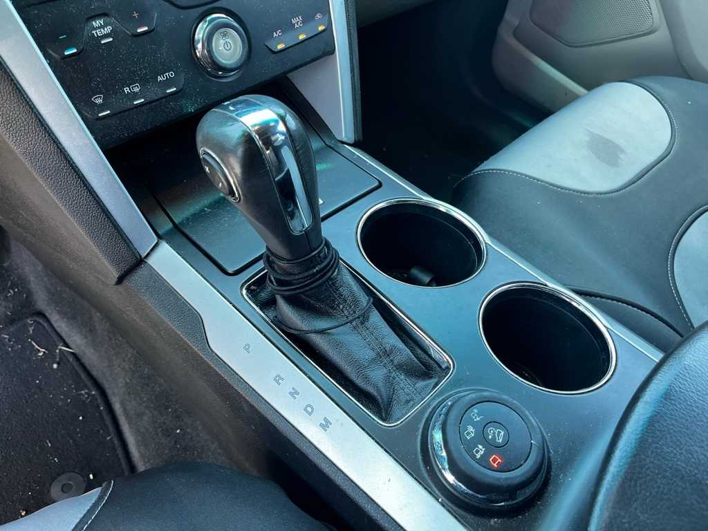 Thumbnail: 2011 Ford Explorer - 17