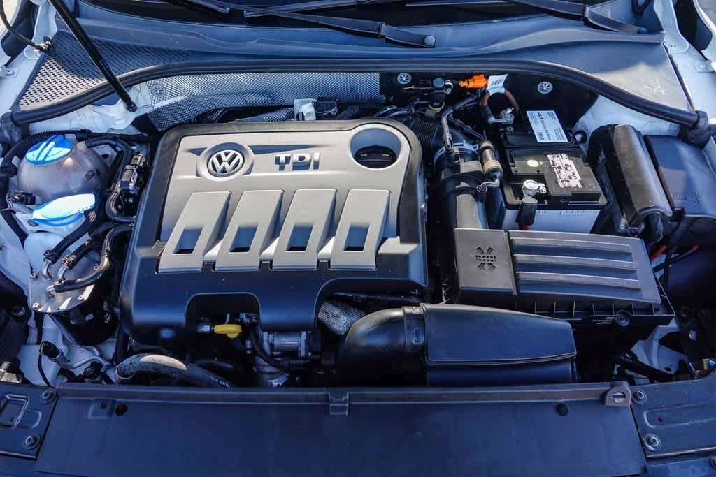 Thumbnail: 2014 Volkswagen Passat - 26