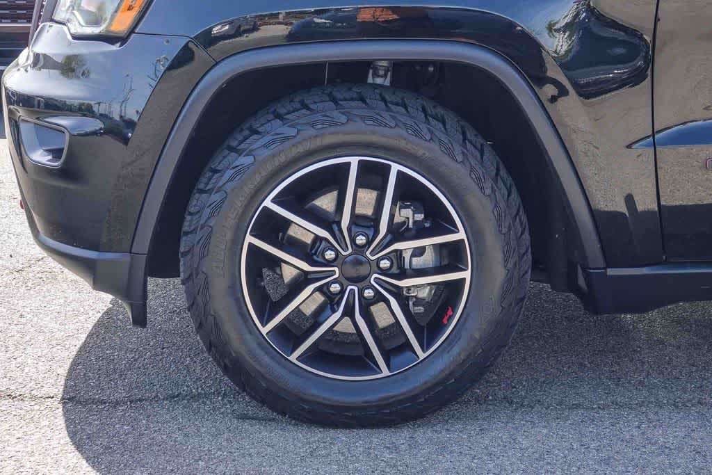 Thumbnail: 2020 Jeep Grand Cherokee - 10