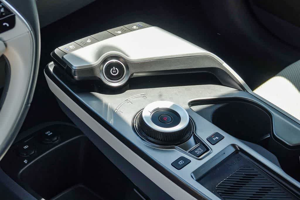 Thumbnail: 2024 Kia EV6 - 18