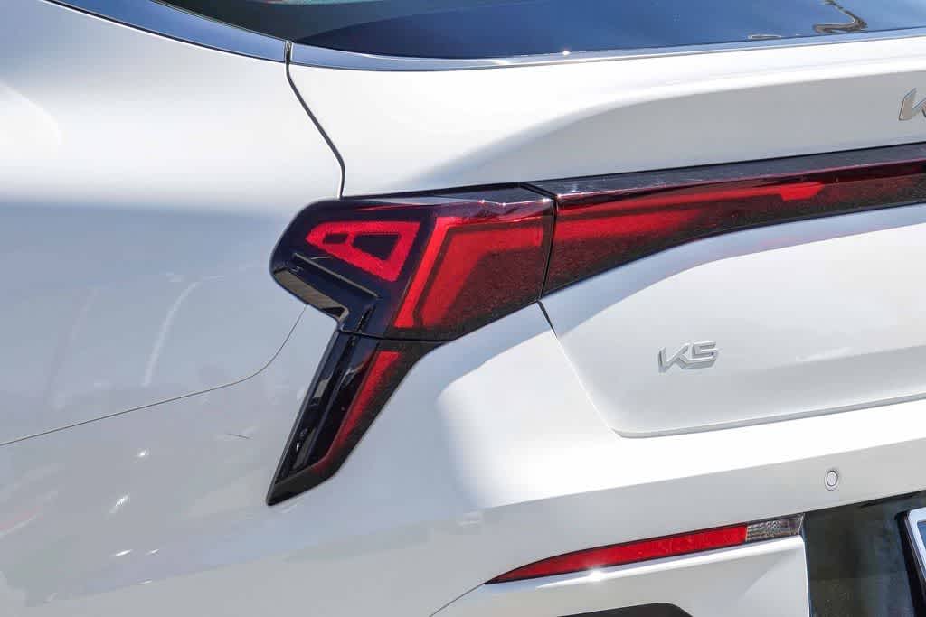 Thumbnail: 2025 Kia K5 - 6