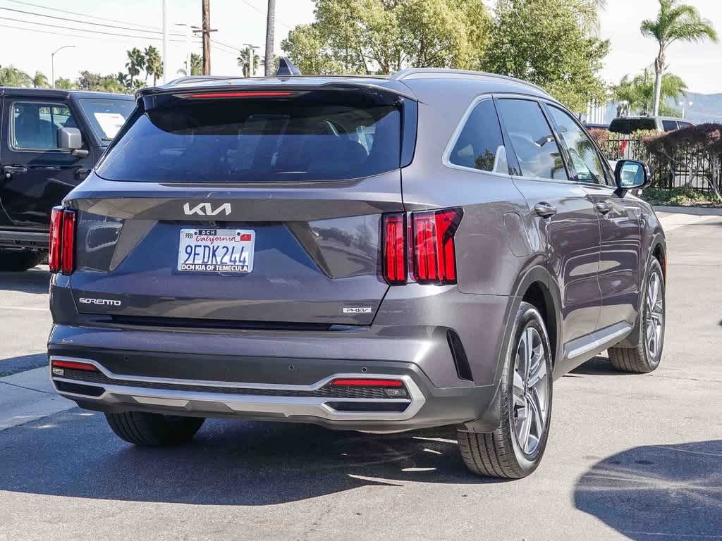 Thumbnail: 2023 Kia Sorento - 4