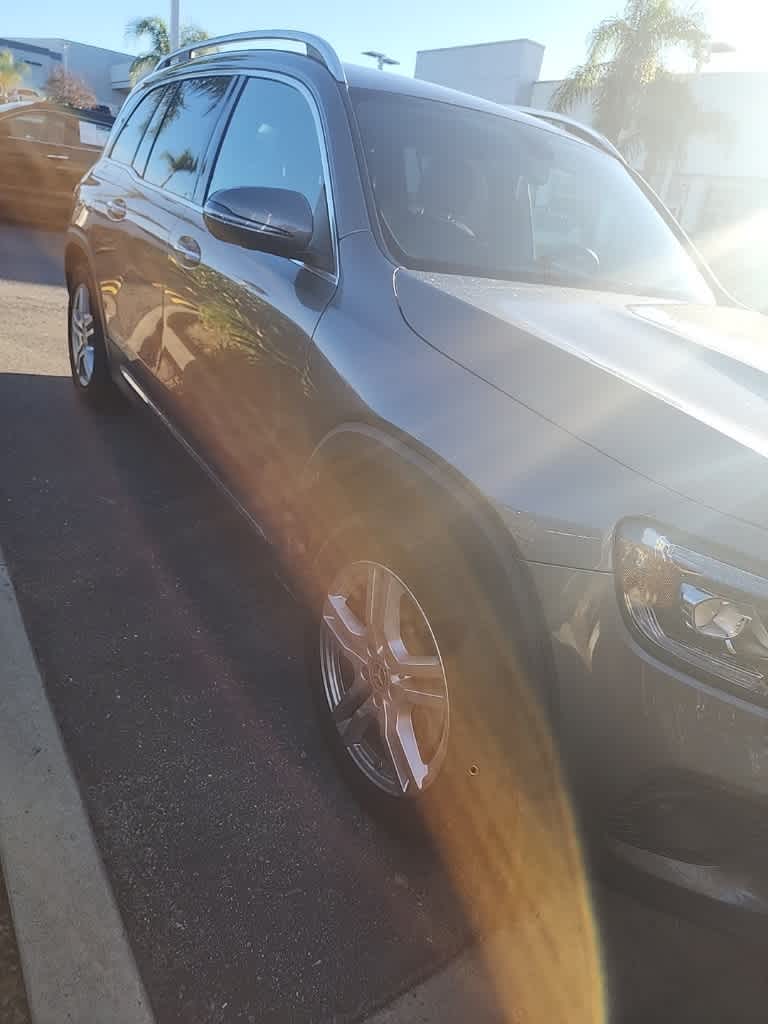 Thumbnail: 2020 Mercedes-Benz GLB - 2