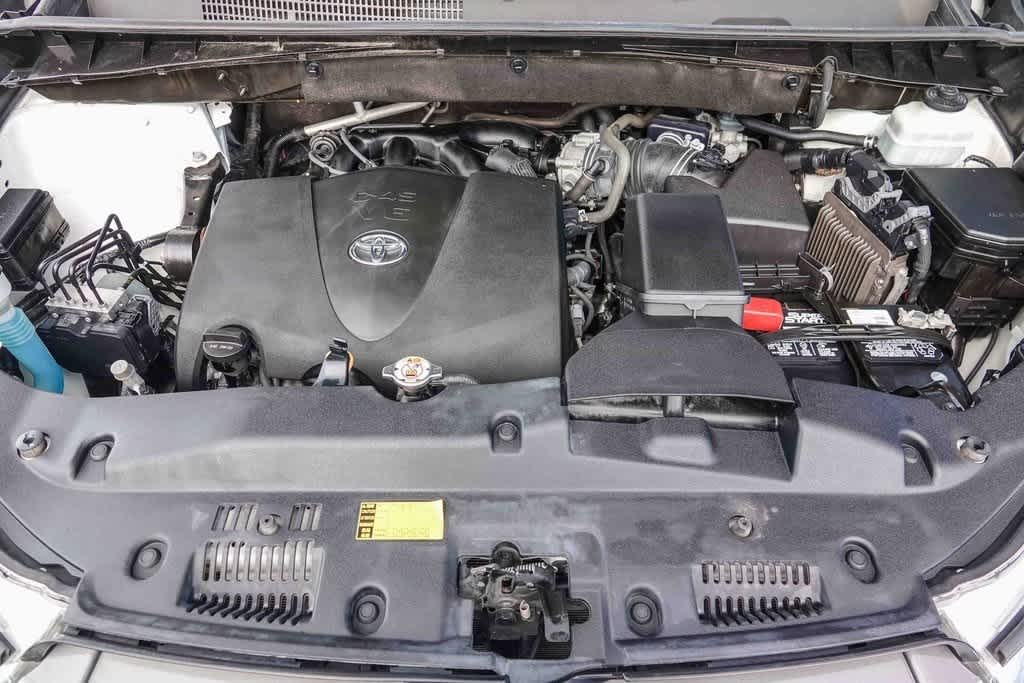 Thumbnail: 2019 Toyota Highlander - 24