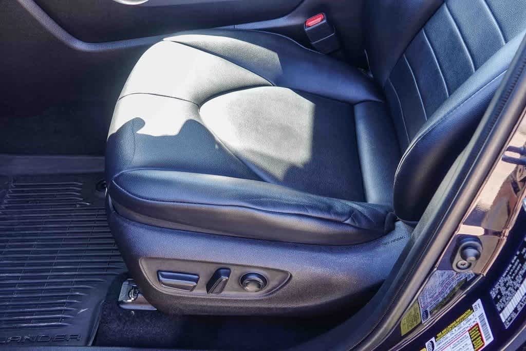 Thumbnail: 2021 Toyota Highlander - 19