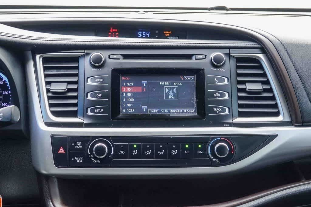 Thumbnail: 2019 Toyota Highlander - 12