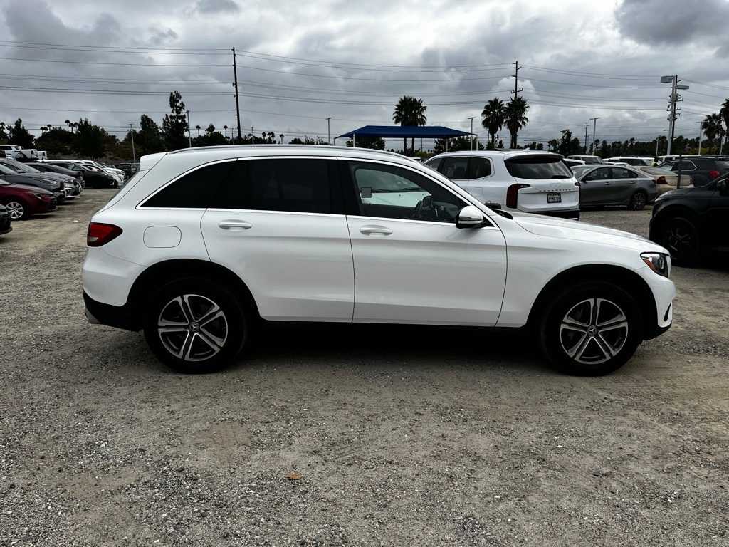 2018 Mercedes Benz GLC 300 photo 4