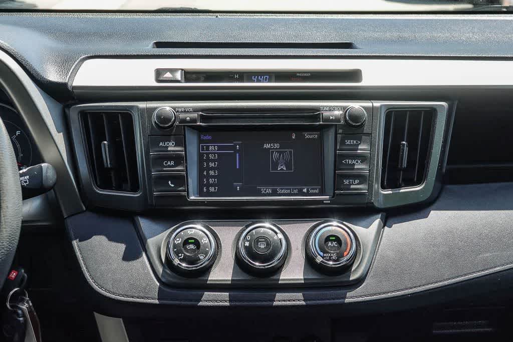 Thumbnail: 2015 Toyota RAV4 - 12