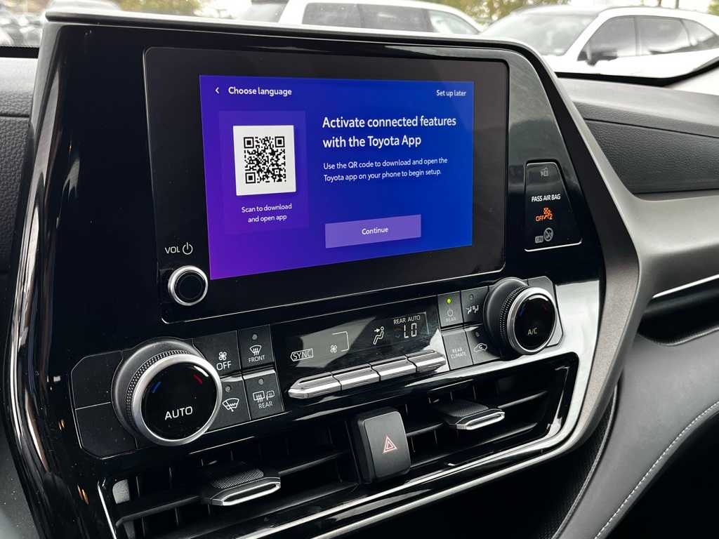 Thumbnail: 2024 Toyota Highlander - 15