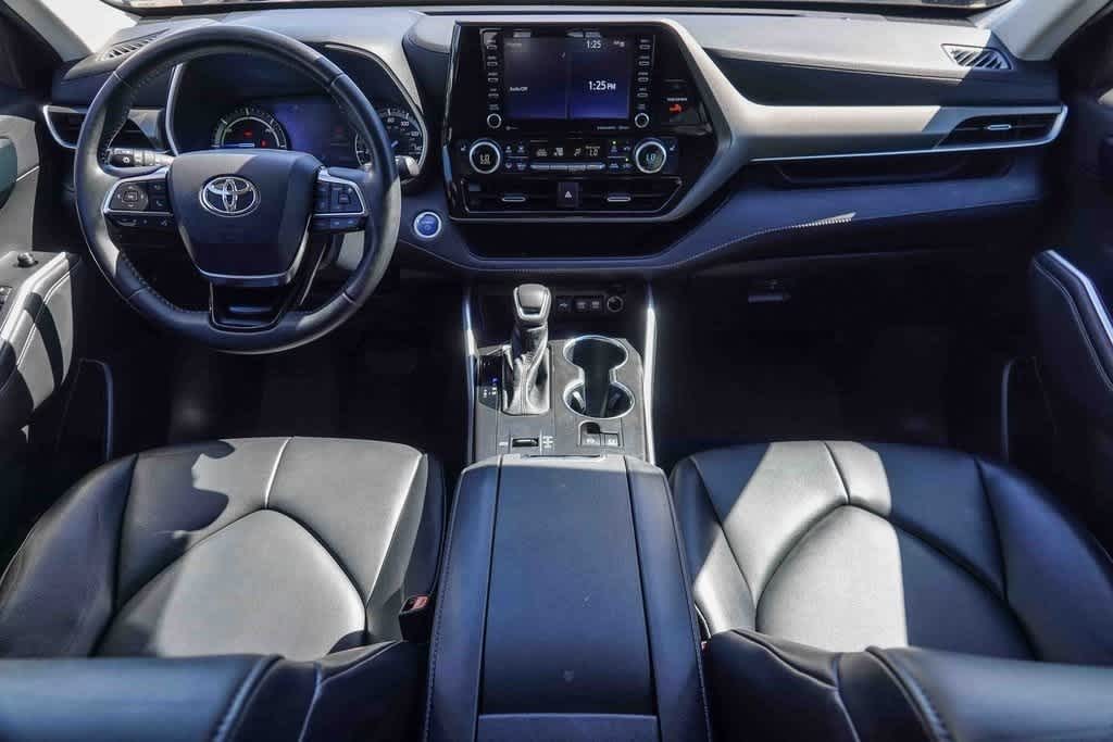 Thumbnail: 2021 Toyota Highlander - 9