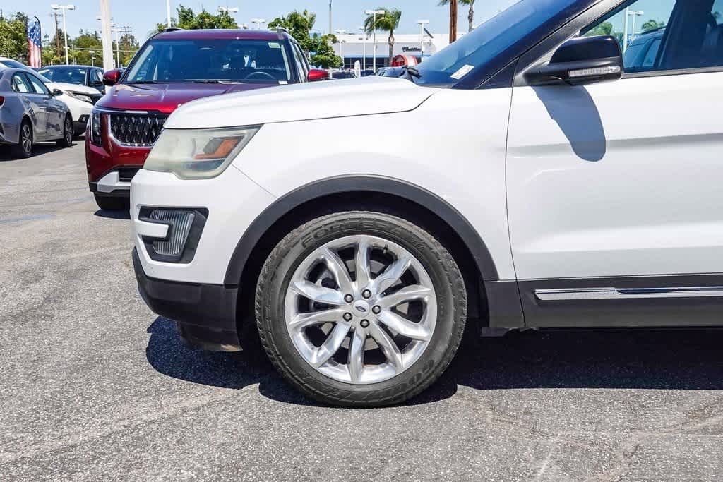 Thumbnail: 2016 Ford Explorer - 9