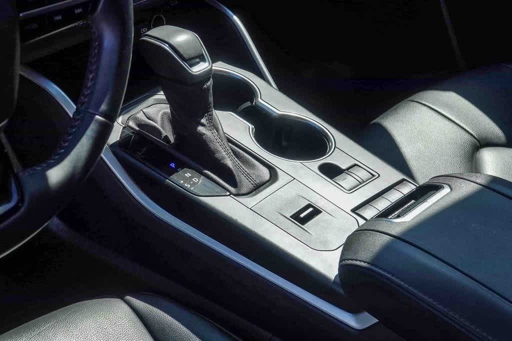 Thumbnail: 2021 Toyota Highlander - 17