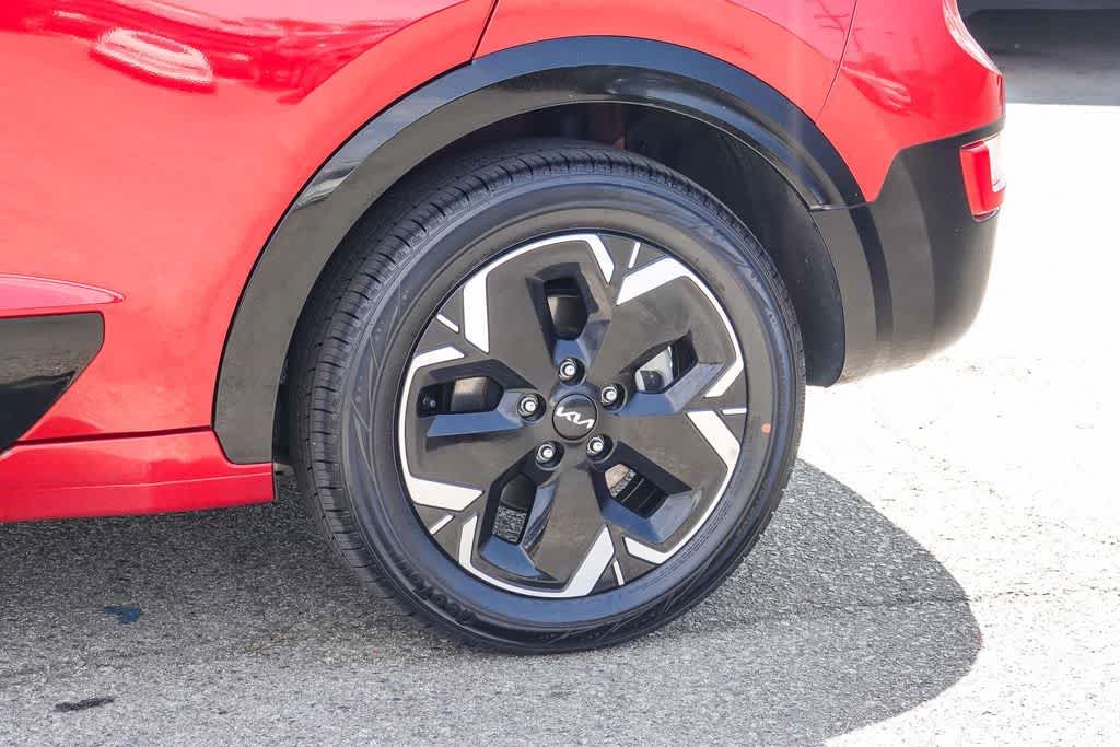 Thumbnail: 2023 Kia Niro - 9