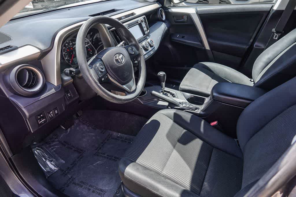 Thumbnail: 2015 Toyota RAV4 - 16