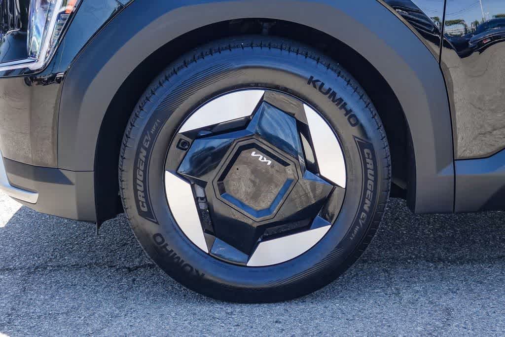 Thumbnail: 2024 Kia EV9 - 9