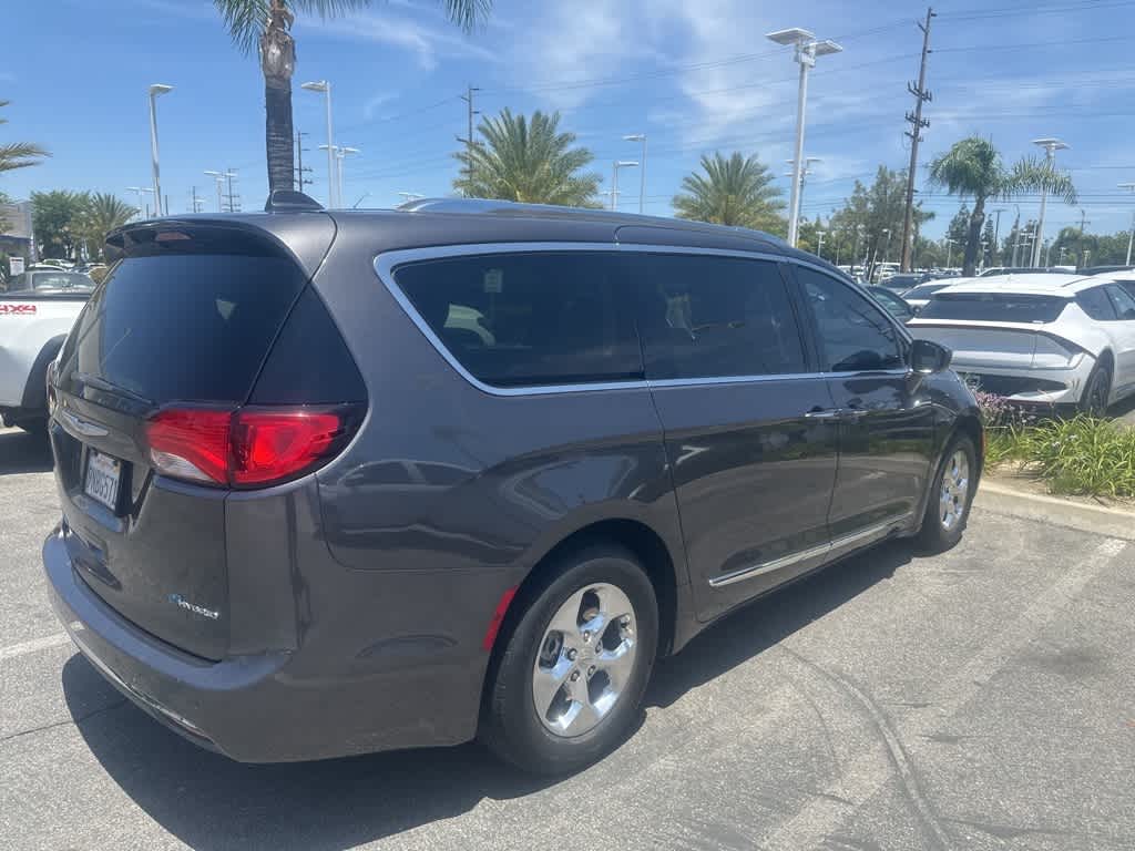 Thumbnail: 2019 Chrysler Pacifica - 8