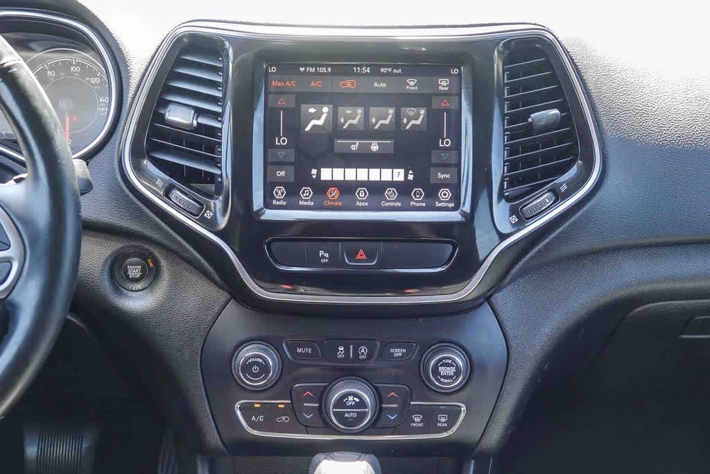 Thumbnail: 2019 Jeep Cherokee - 12