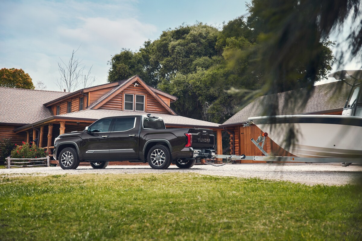 2022-Toyota-Tundra-1794-CrewCab-Truck-L02.png