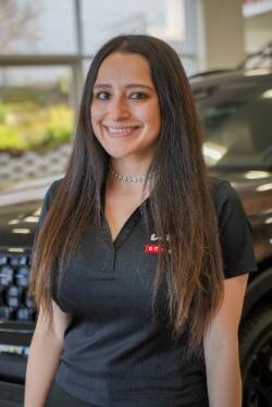 Staff member Liliana Ramos from ID_5444f0