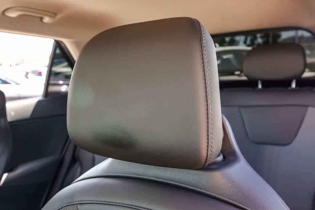 Thumbnail: 2024 Kia Niro - 24