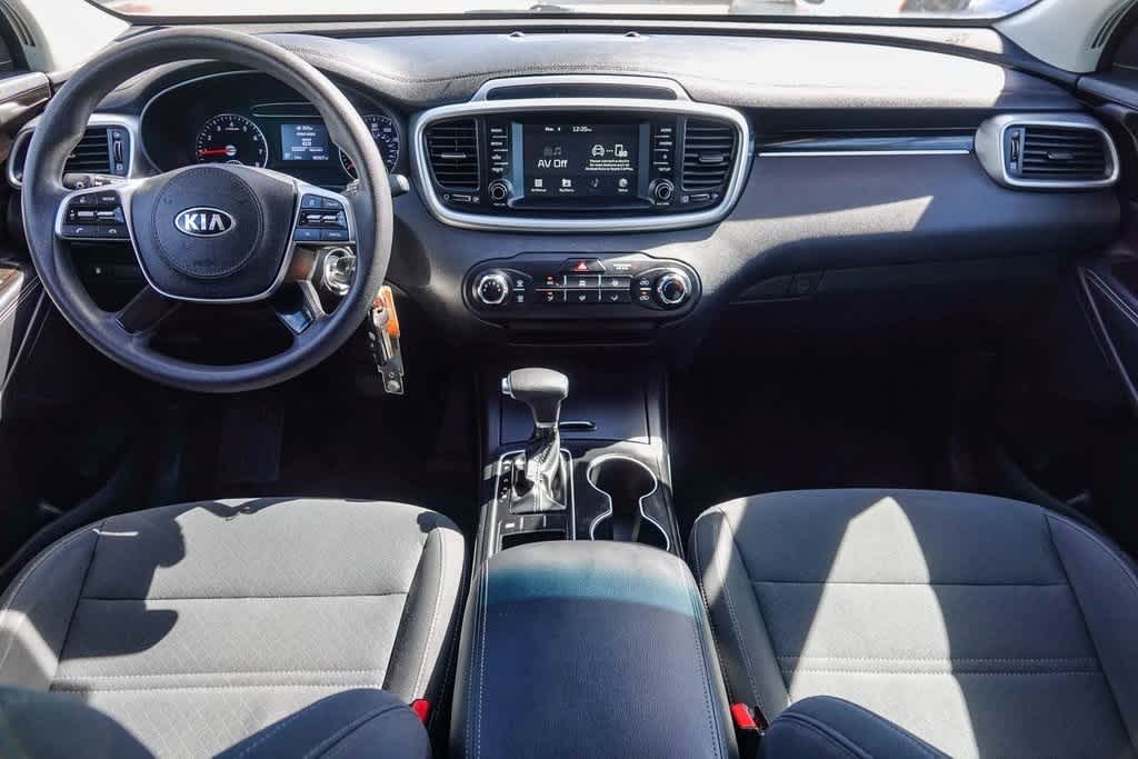 Thumbnail: 2019 Kia Sorento - 11