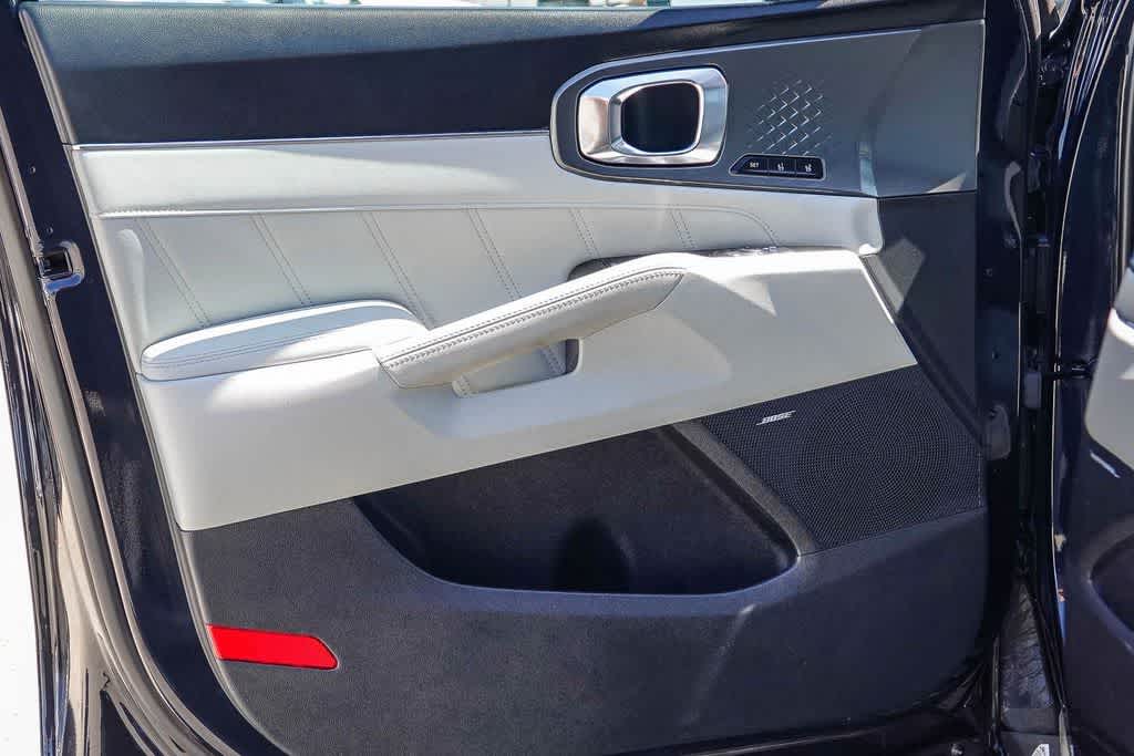 Thumbnail: 2023 Kia Sorento - 19