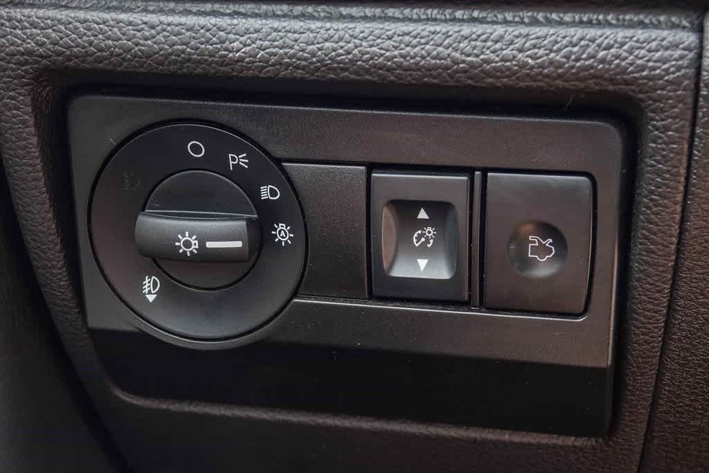 Thumbnail: 2012 Ford Fusion - 23