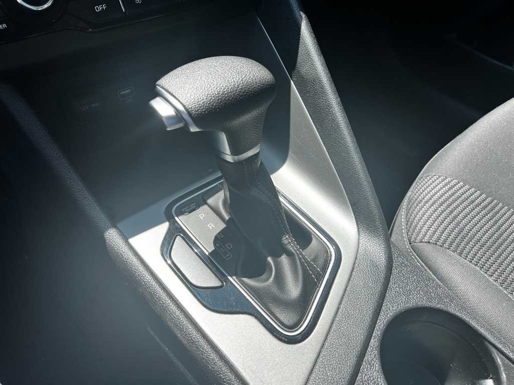 Thumbnail: 2022 Kia Niro - 17