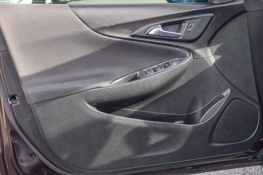 Thumbnail: 2020 Chevrolet Malibu - 15