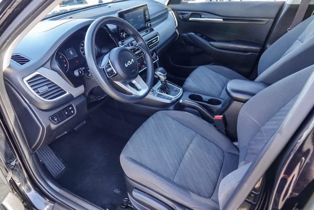 Thumbnail: 2022 Kia Seltos - 14