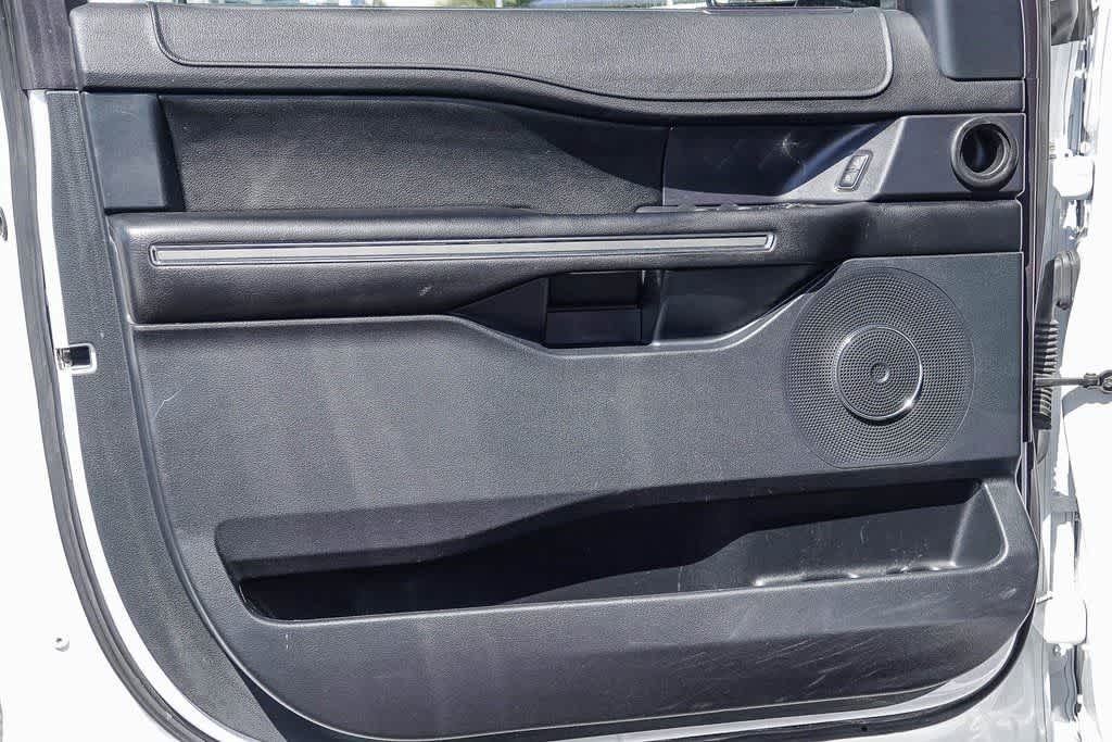 Thumbnail: 2019 Ford Expedition - 19