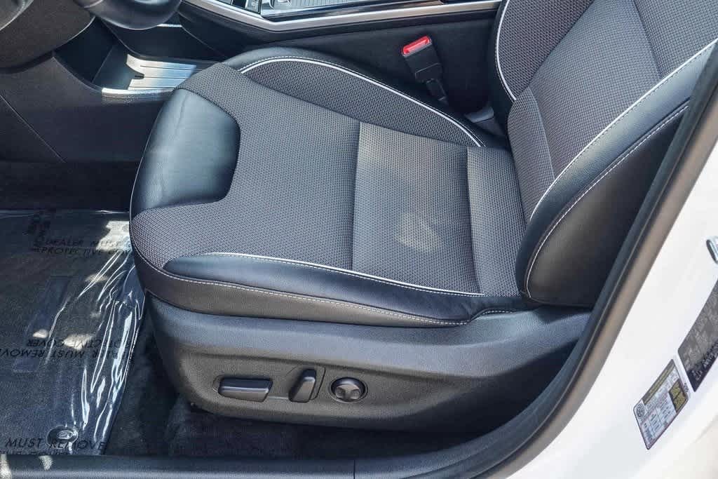 Thumbnail: 2022 Kia Niro - 23