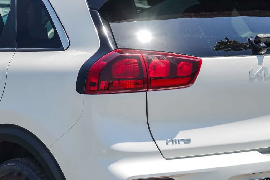 Thumbnail: 2022 Kia Niro - 7