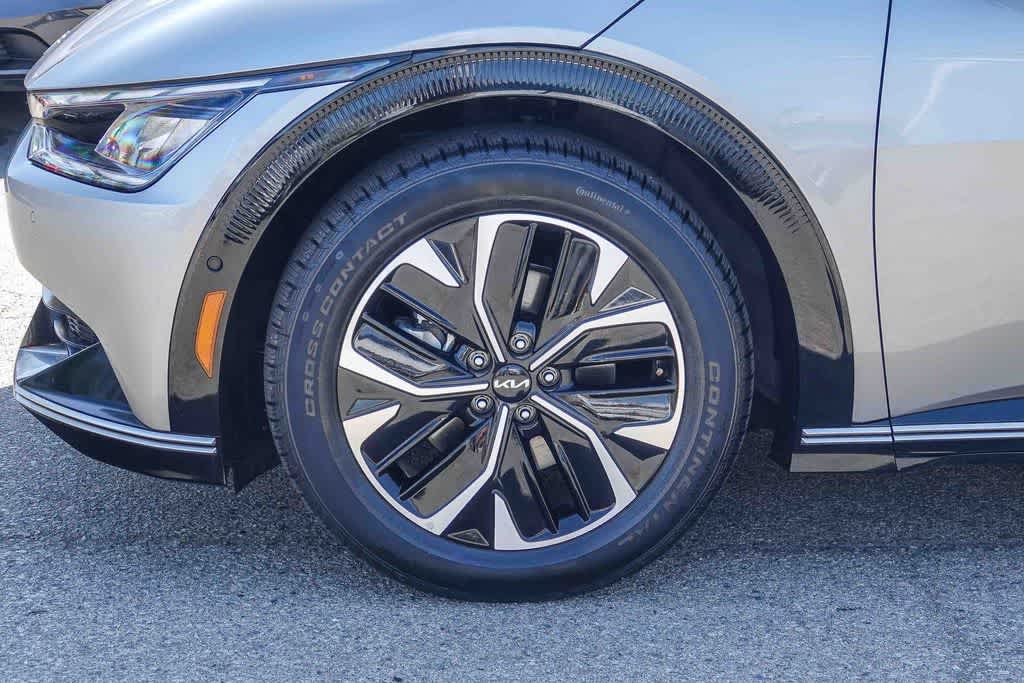 Thumbnail: 2023 Kia EV6 - 10