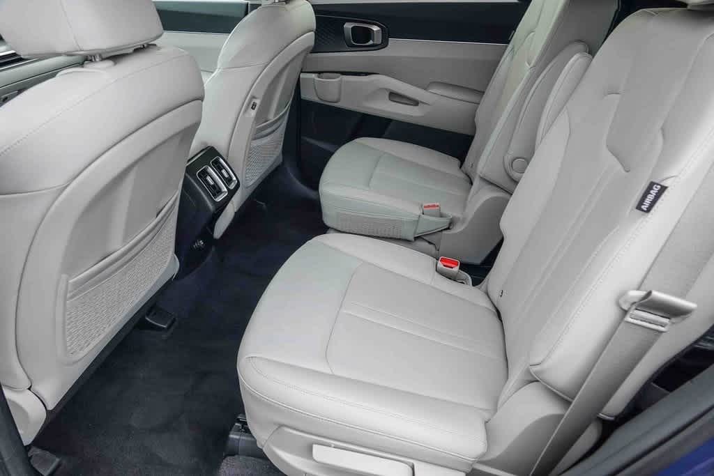 Thumbnail: 2024 Kia Sorento - 17